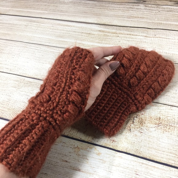 Knot & Kiln Fingerless Gloves | Crochet Handmade - Picture 4 of 4